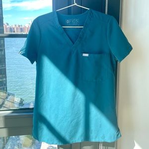 FIGS Catarina Caribbean Blue Scrub Top